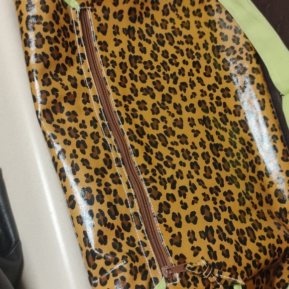 Braciano Animal Print Vinyl Tote Bag - Picture 11 of 11